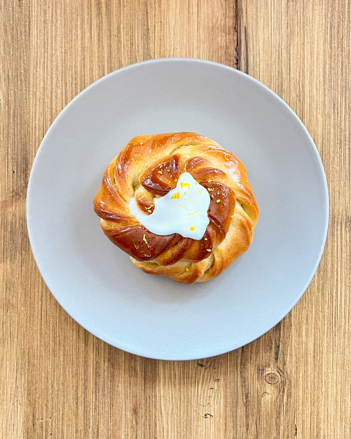 Lemon Drizzle Bun